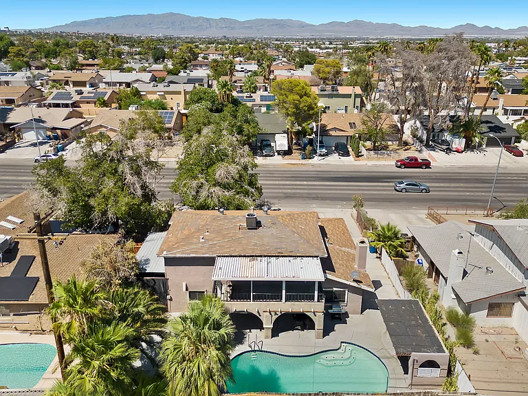 2571 Vegas Valley Dr — Photo 45