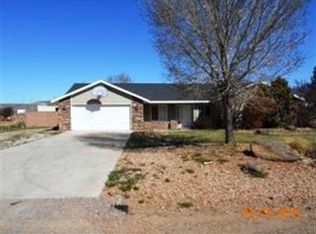 1400 W Jade Dr, St George, UT 84770