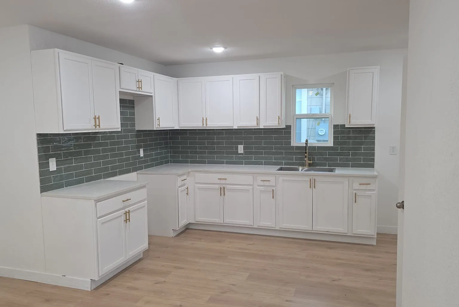 4 bed, 1700 sqft, $1,900 — Photo 1
