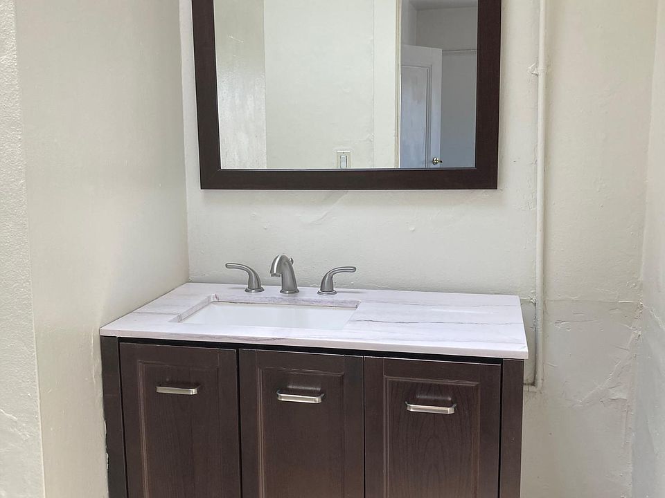 2nd image of 103 N 6th St #4