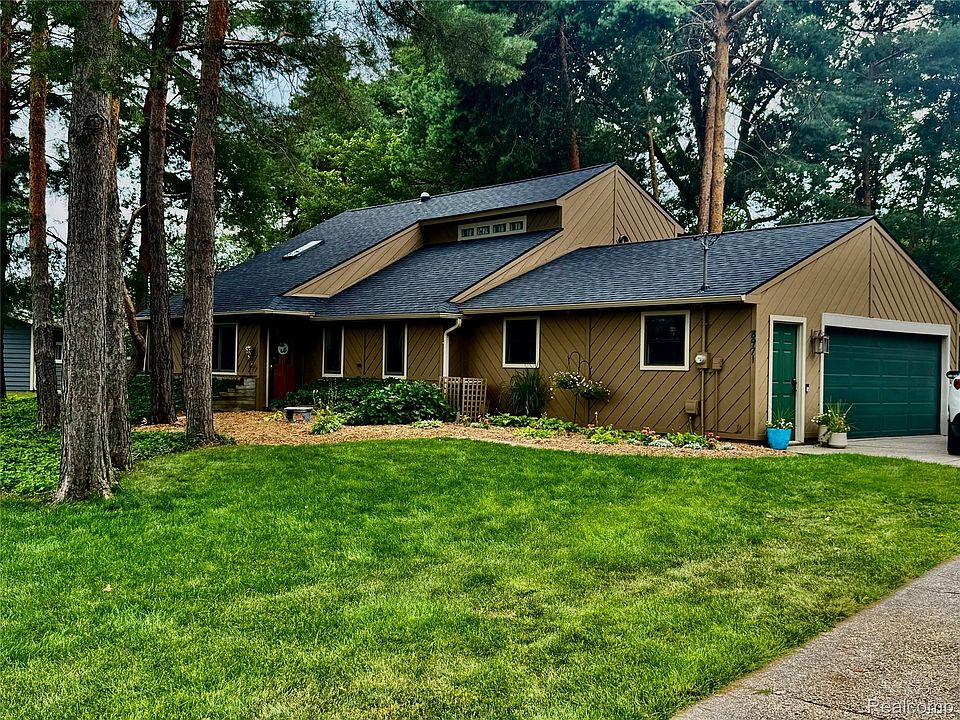 1st image of 8971 Highland Dr