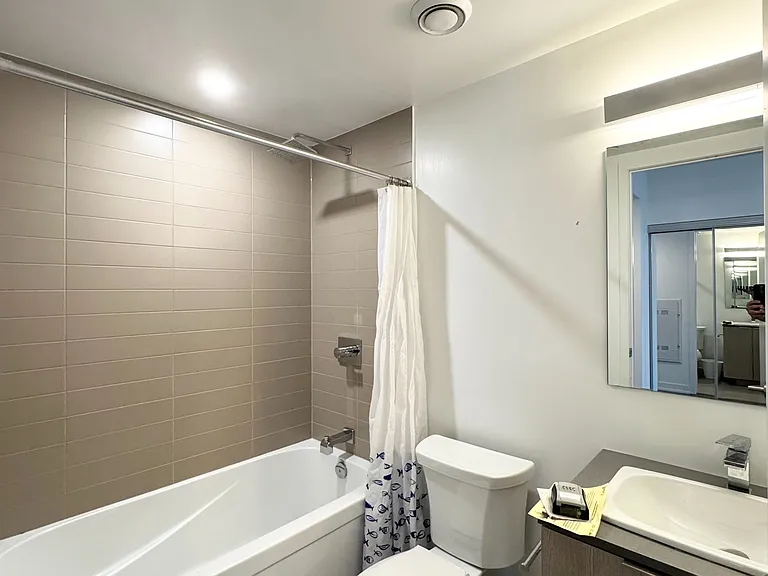 501 Yonge St #1905 — Photo 12