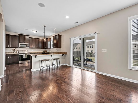 5th image of 1128 Grey Pine Dr