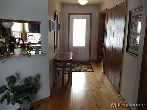 3rd image of 3275 Alderdale Dr