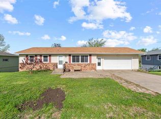 149 Circle Dr, Williamsburg, IA 52361