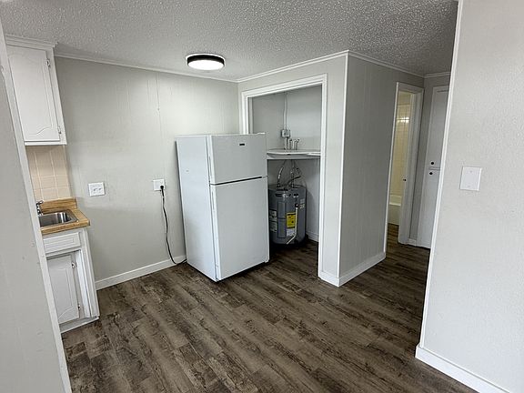 3rd image of 100 Georgia Pl APT 3