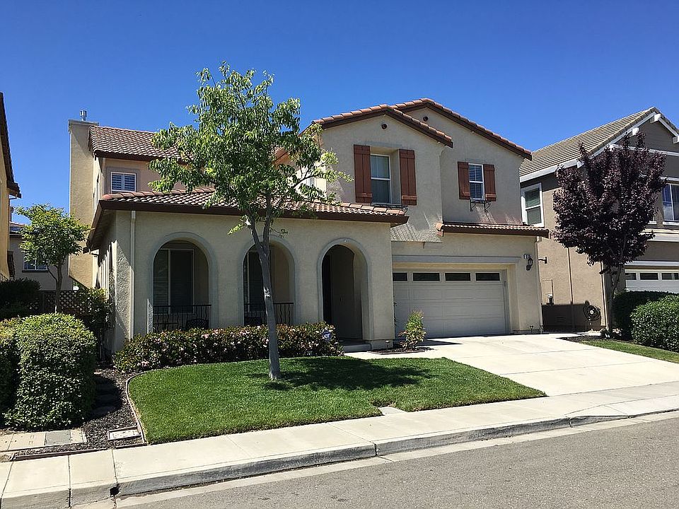 2nd image of 273 Yellow Rose Cir