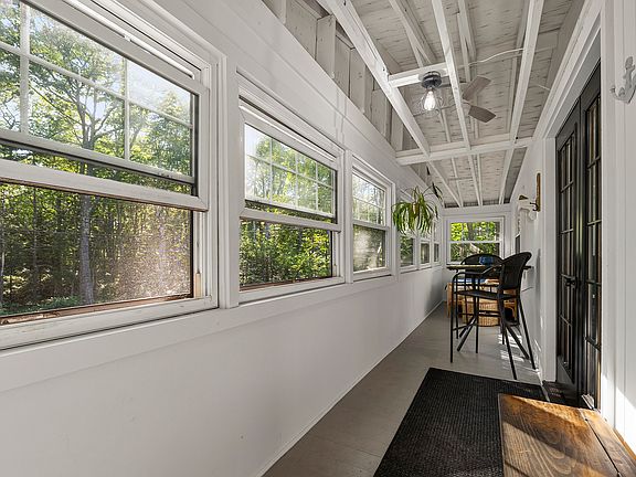 3rd image of 3 Sylvan Cir #2