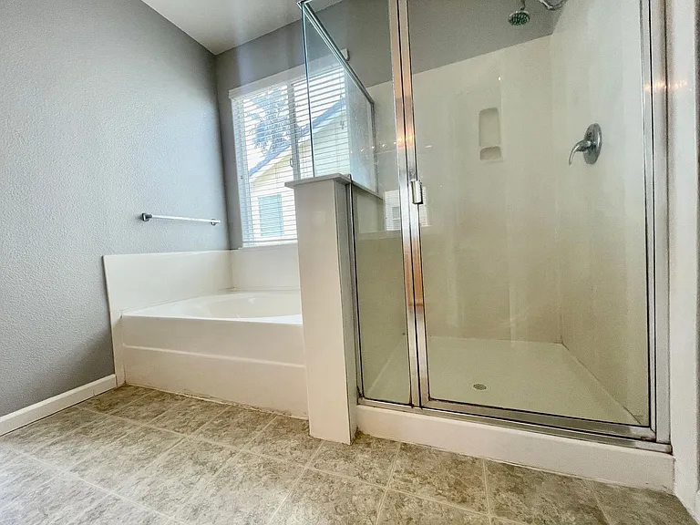 238 Laird Pl — Photo 11