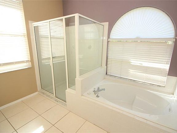 3rd image of 106 Peregrine Ct