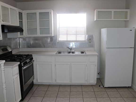 4th image of 11980 Royal Woods Dr