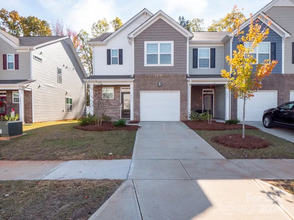 14057 Castle Nook Dr, Charlotte, NC 28273