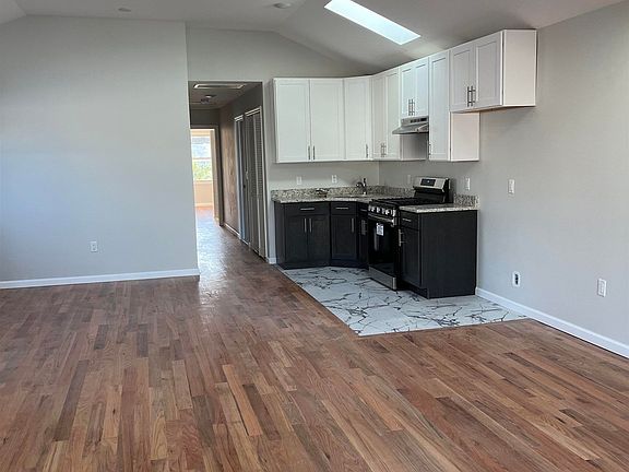 5th image of 83 Myrtle Ave