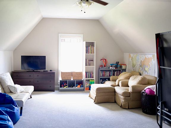 Bonus/playroom