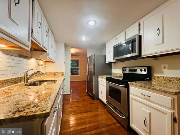 6279 Kerrydale Dr, Springfield, VA 22152