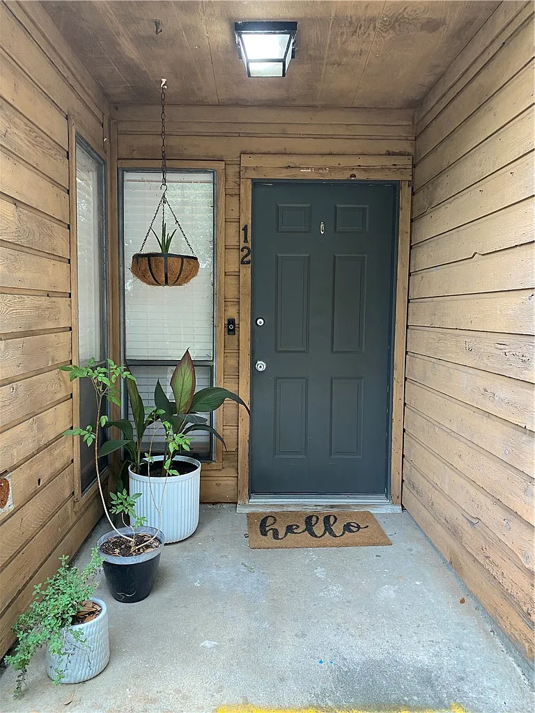 2 bed, 1106 sqft, $1,400 — Photo 2