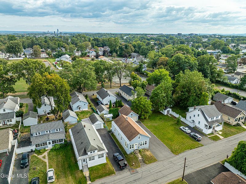 4th image of 23 McNutt Avenue