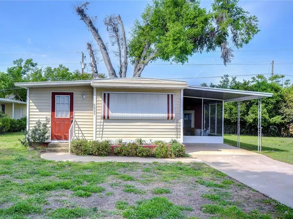 6025 Ridgewood Dr, Zephyrhills, FL 33542