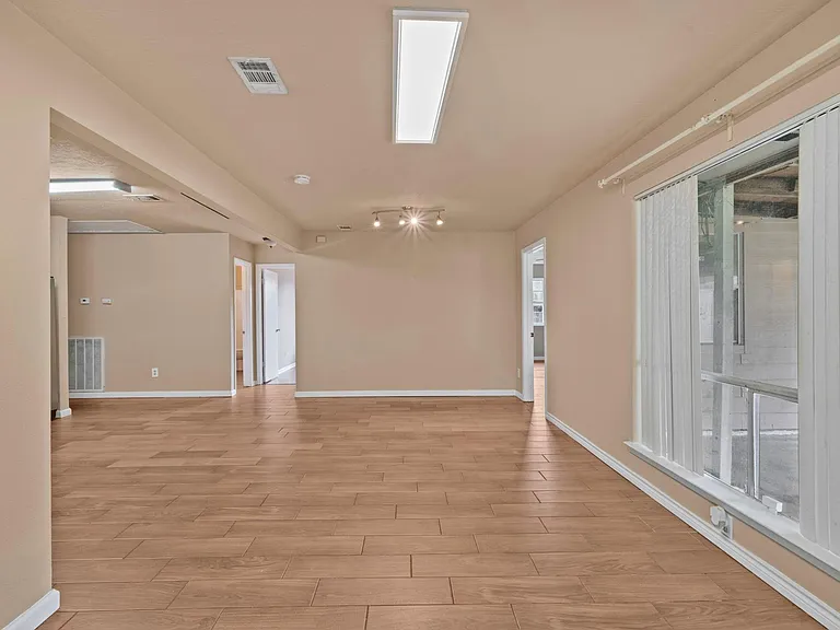 16719 Sky Blue Ln — Photo 8