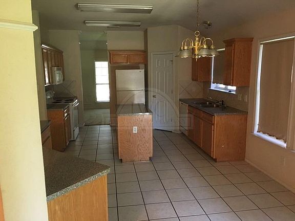 4th image of 2205 Wilderness Dr