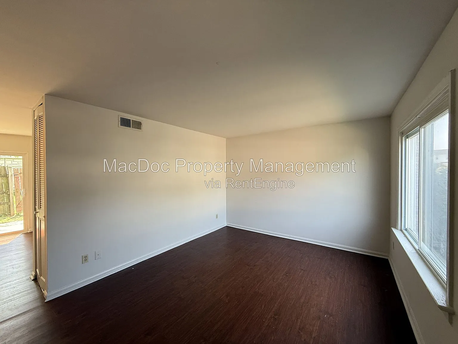 2 bed, 1.5 bath, 950 sqft, $1,795 — Photo 2