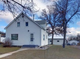 416 Main St, Ray, ND 58849
