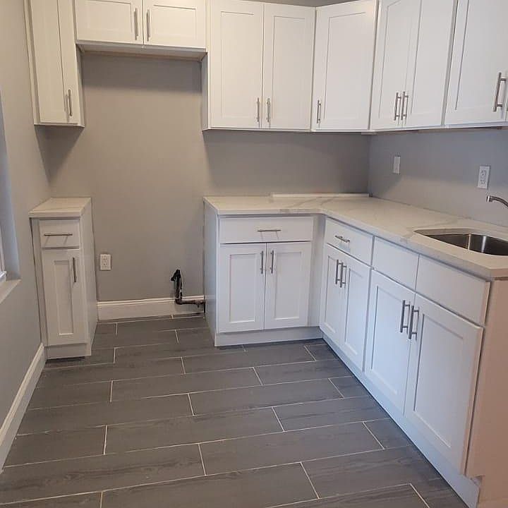 1st image of 133 William St #2