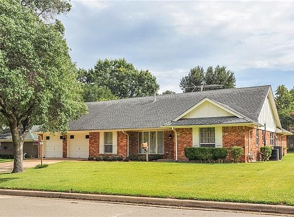 4th image of 3409 Lawndale Ave