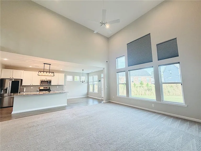 607 Michigan Cir — Photo 8