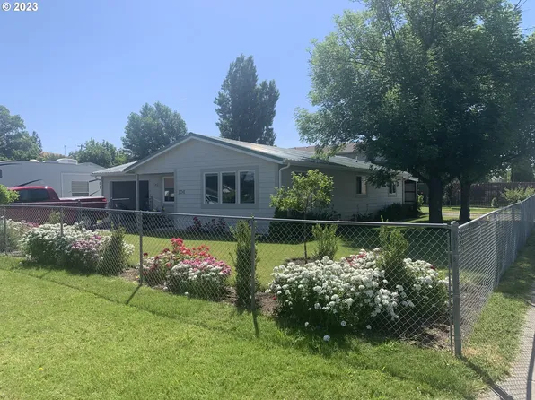 104 SE 14th Ave, Milton Freewater, OR 97862