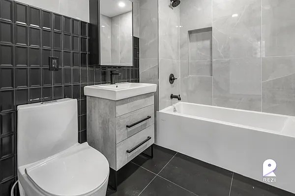 Rented by REZI | media 13