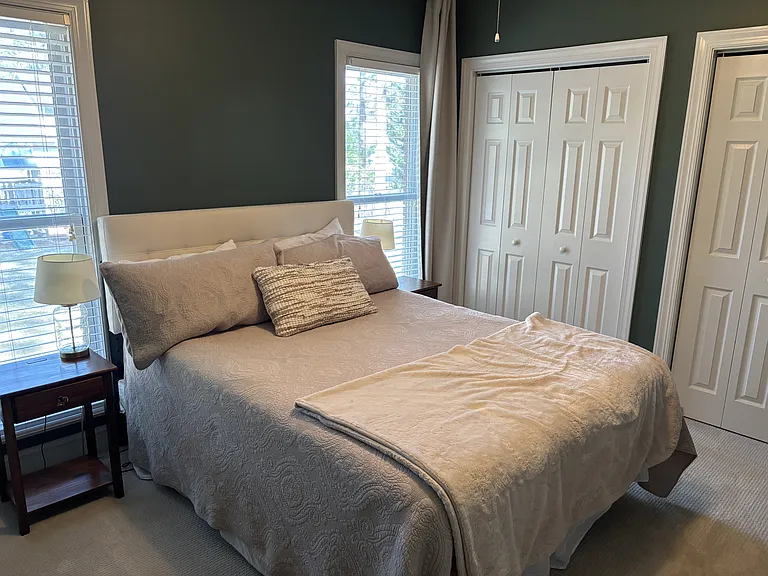 420 Lake Forest Dr SE — Photo 5