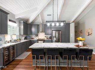 2125 Yosemite Ave, Simi Valley, CA 93063