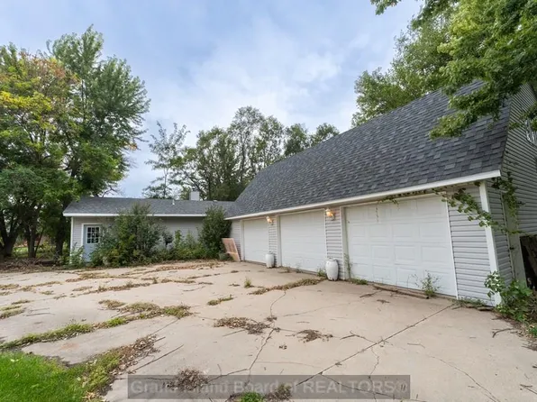 4306 Saddle Horse Ct, Grand Island, NE 68803