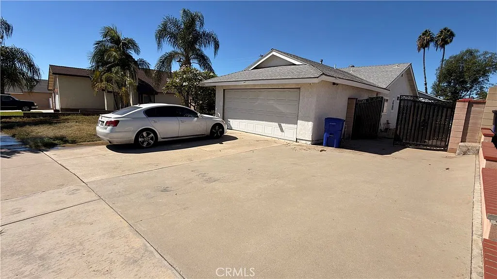 3 bed, 1364 sqft, $3,200 — Photo 3