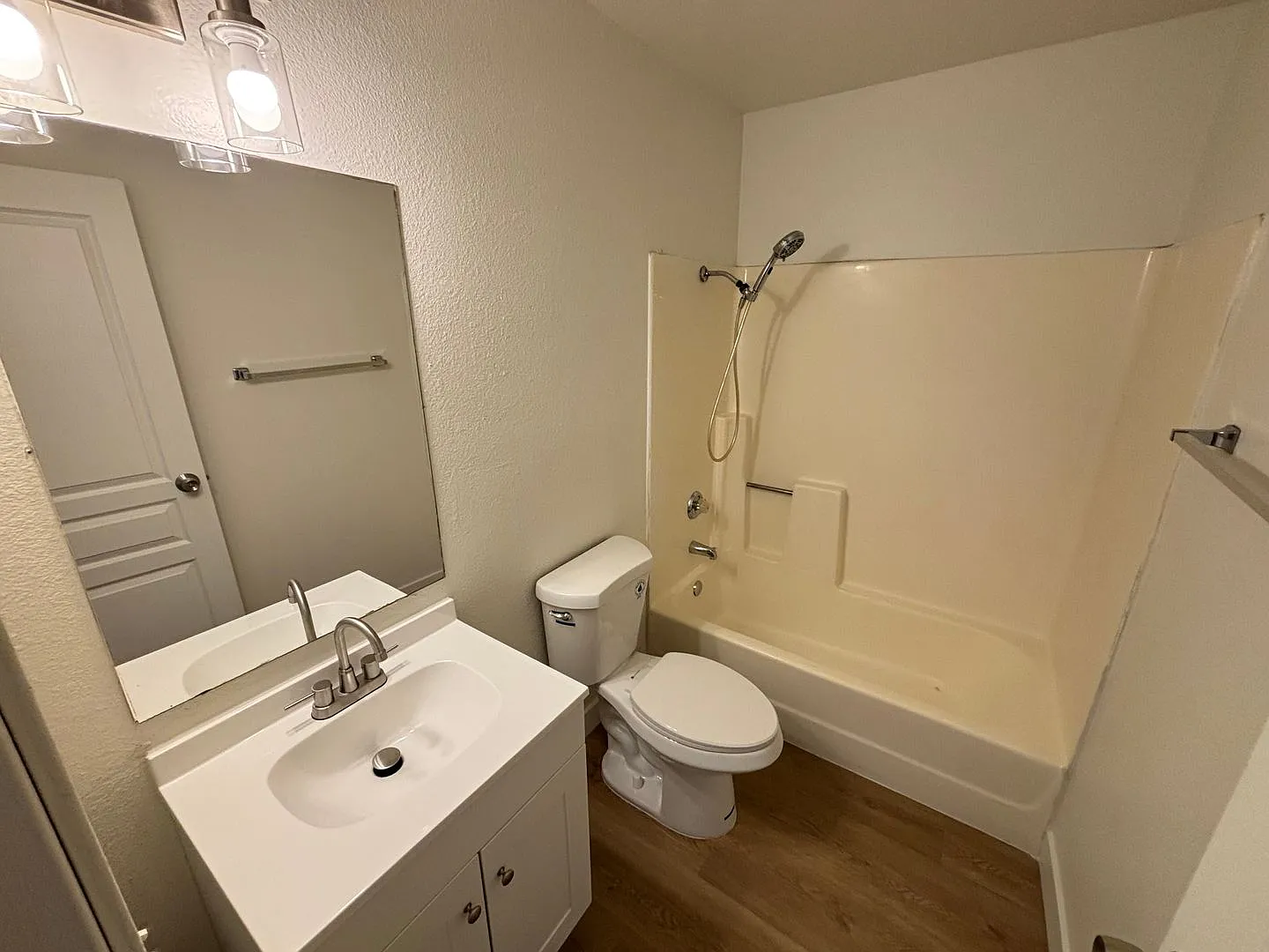 3431 E Cheyenne Ave Unit C — Photo 4