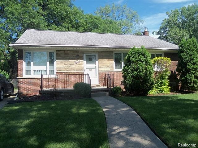 1st image of 22200 Sussex Ave