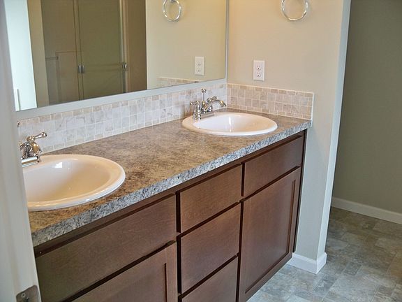 5th image of 401 Skylar Way