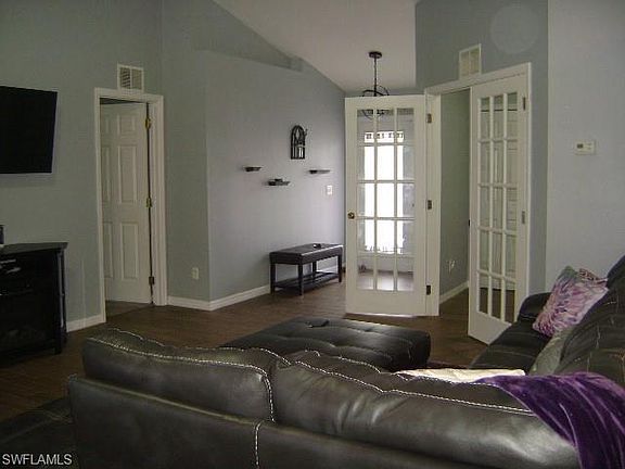 4th image of 4405 E 19th St