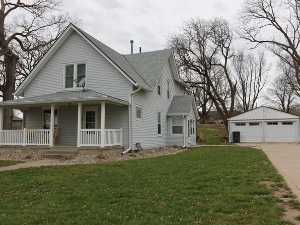 836 Palmer St, Oakland, IA 51560