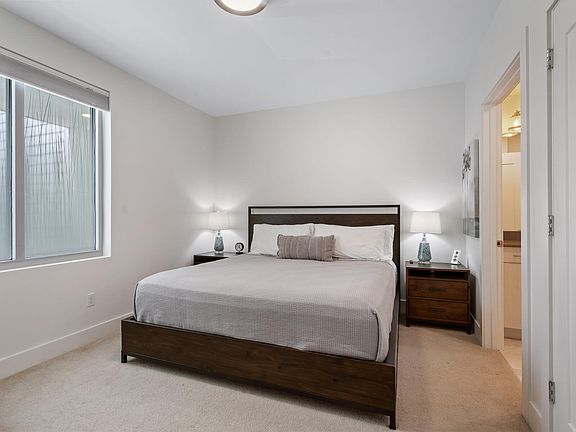 5th image of 1709 Tamiami Trl #211