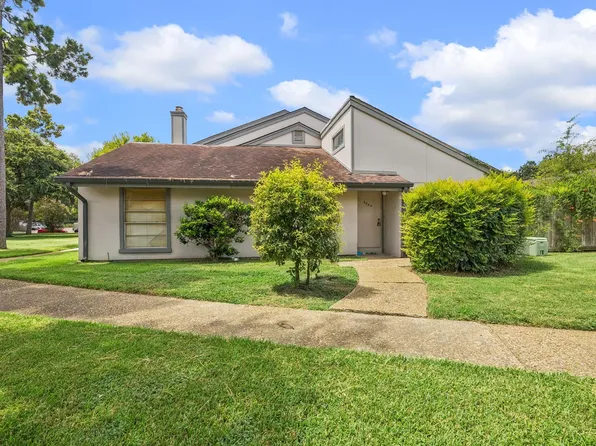 5864 Village Forest Ct, Houston, TX 77092