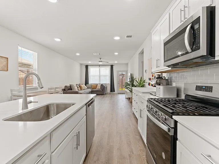 121 New Hampton Way — Photo 10