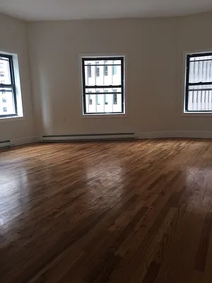 Rented by Gazal International Brokerage Group | media 52