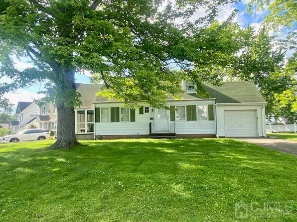 22 Woodland Dr, Colonia, NJ 07067