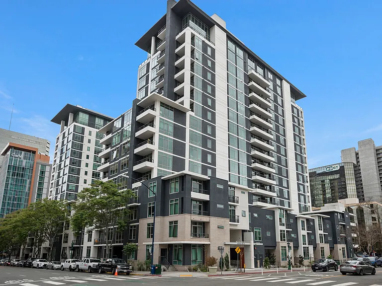 425 W Beech St #535 — Photo 28
