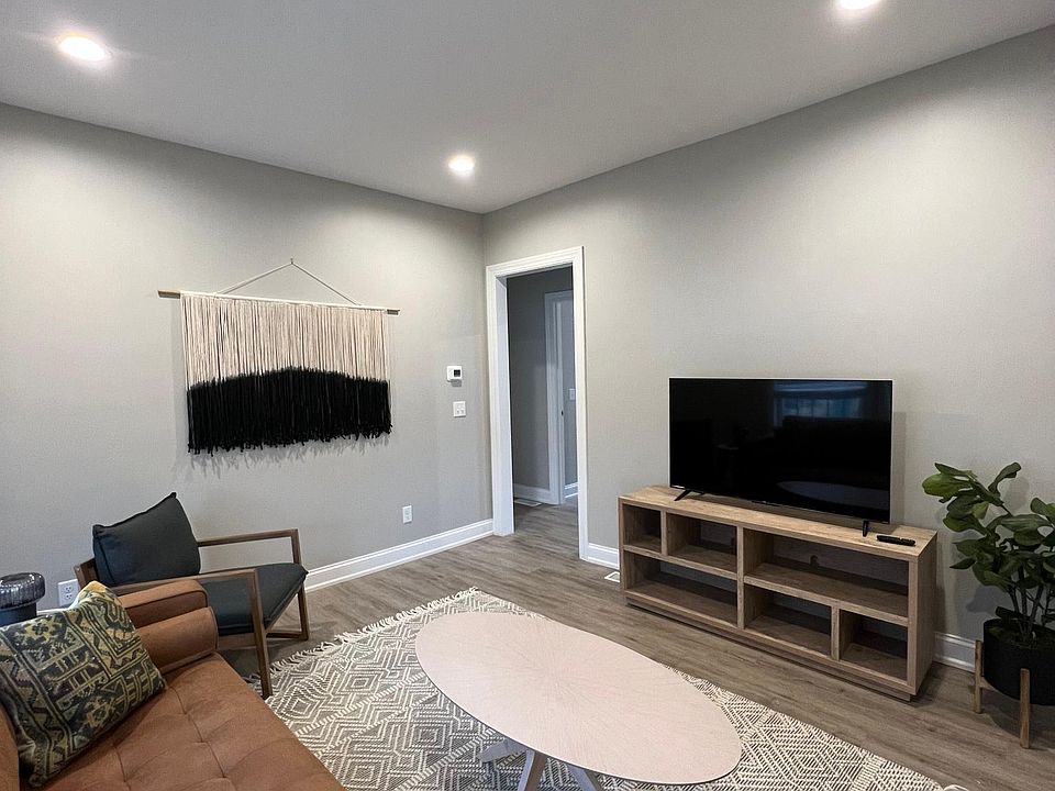 1st image of 353 Plymouth Ave #2