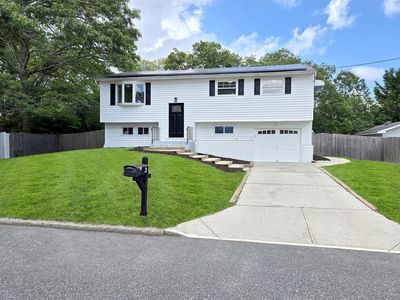 3 Fury Drive, Selden, NY, 11784
