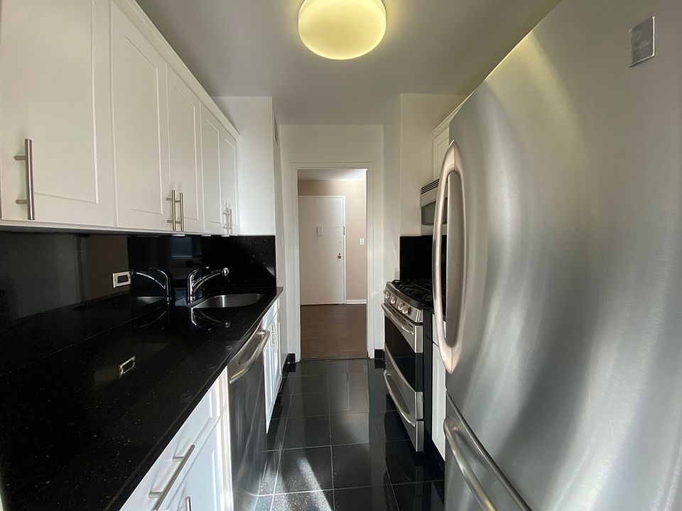 1st image of 305 E 86th St #5HE