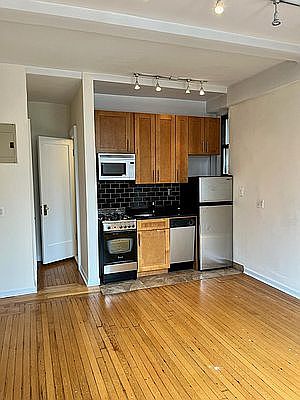 2nd image of 350 W 55th St APT 6I